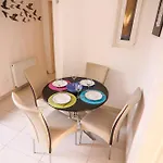 Anett's Downtown Apartment *