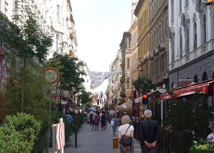 Anett's Downtown * بودابست